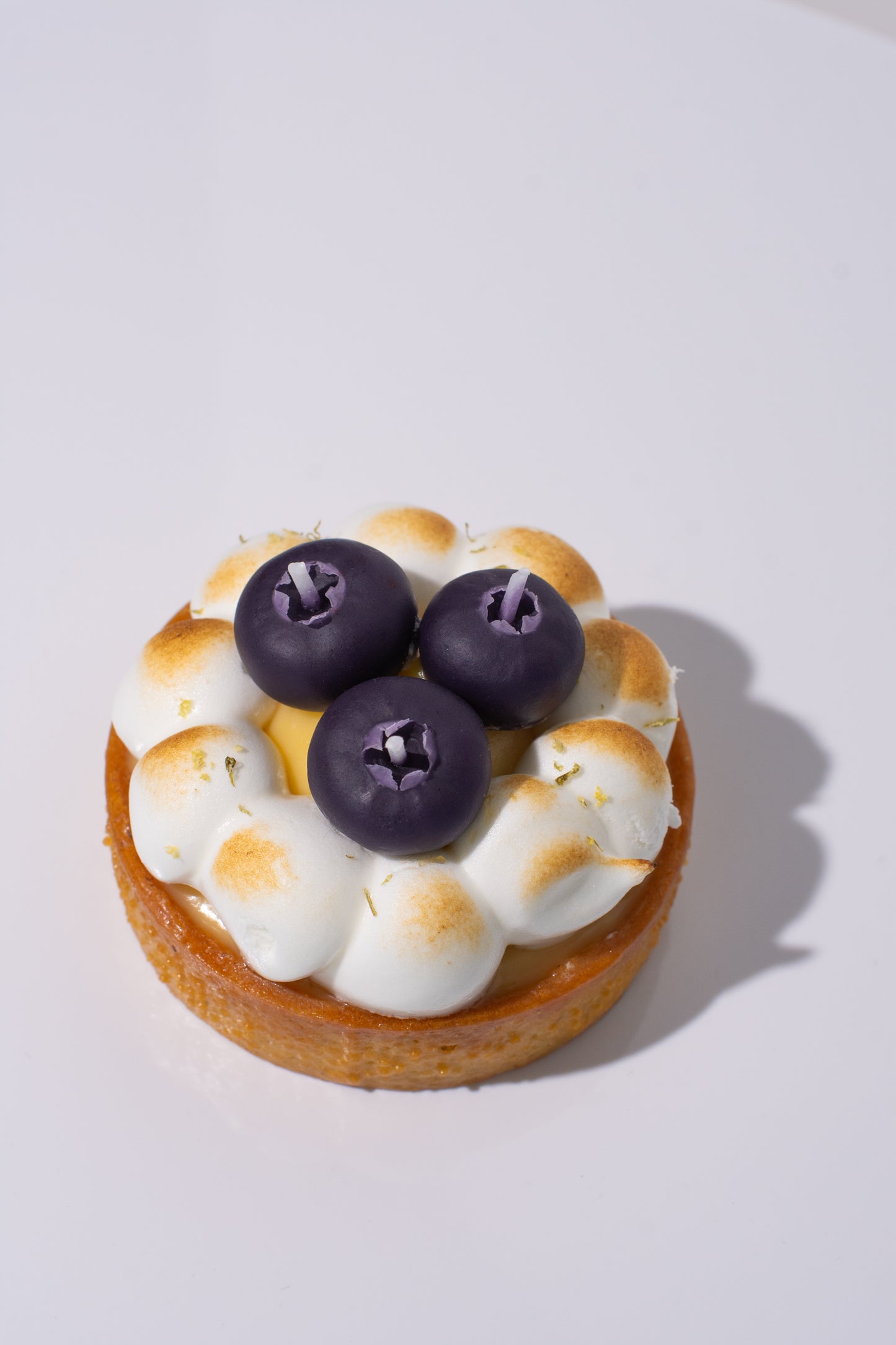 Blueberry beeswax candle for fruit-inspired home décor