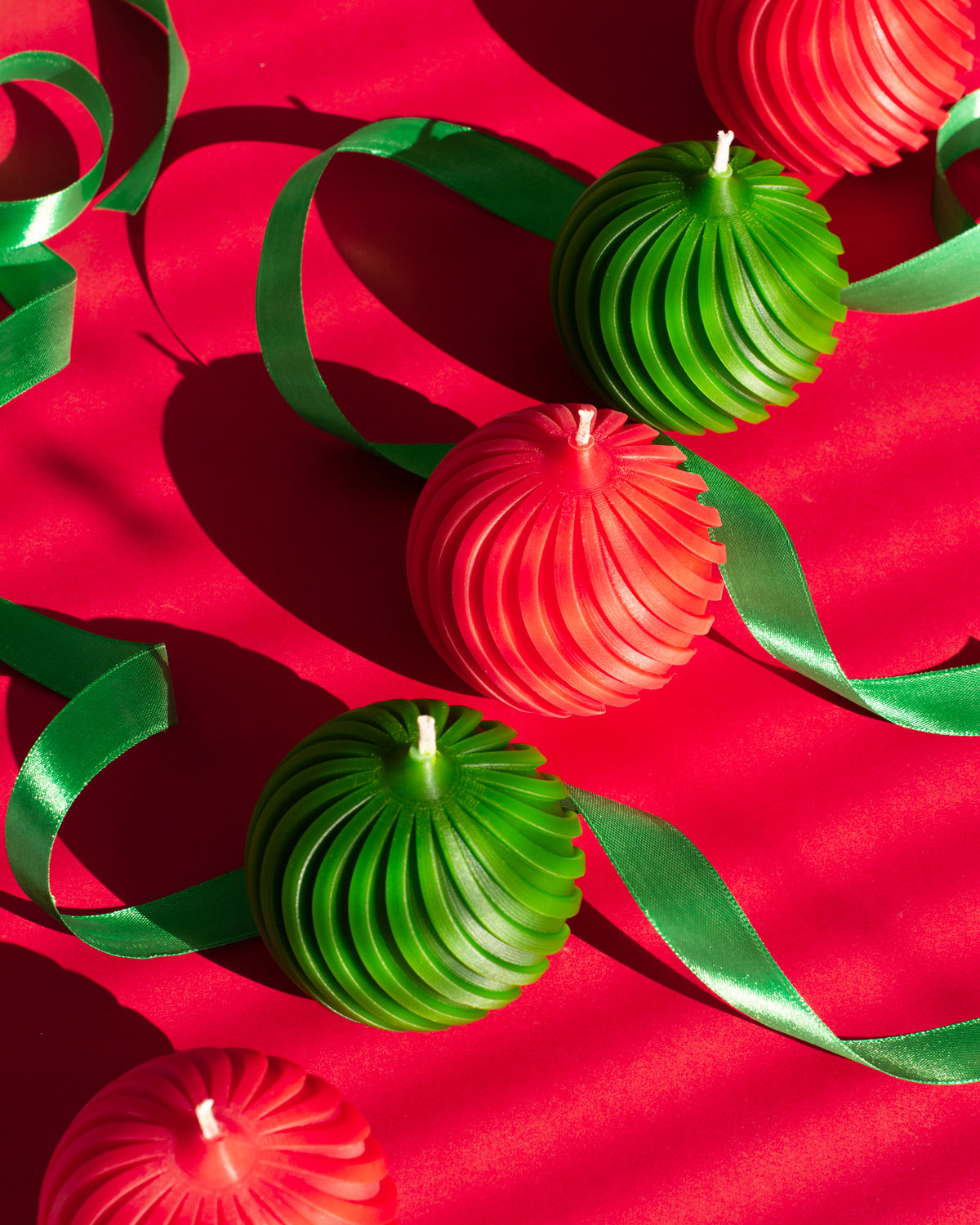 Christmas Bauble Beeswax Candles – Limited Edition Holiday Decor